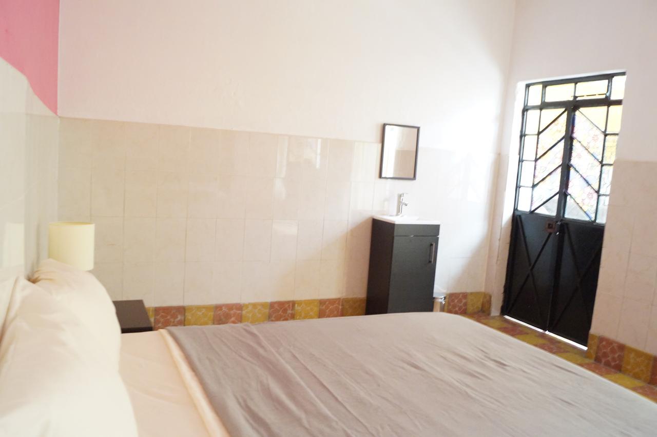 Casa De Los Soles B&B Hostal トラケパケ エクステリア 写真